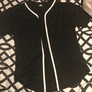 Black baseball jersey